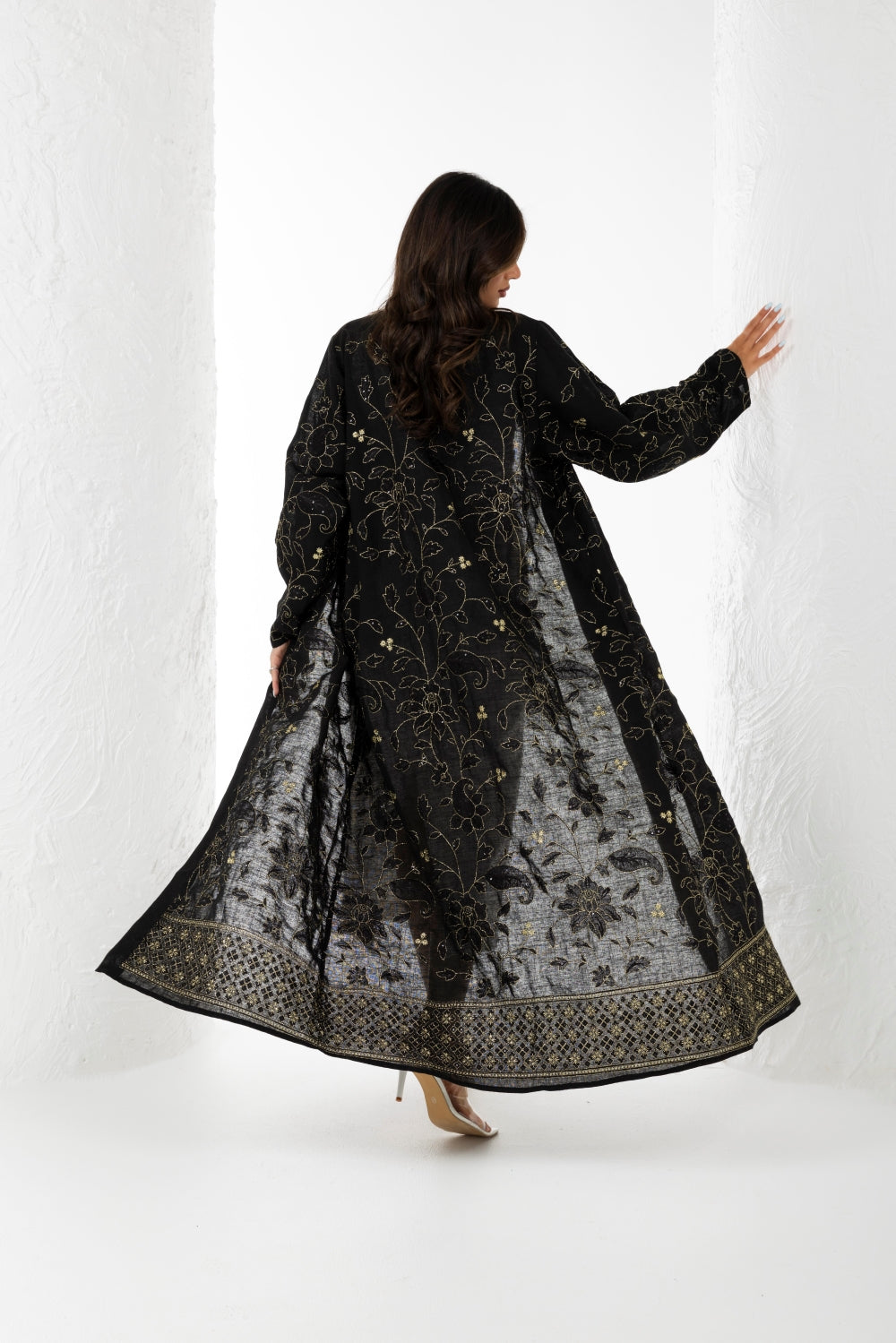 Black Noir Linen Abaya
